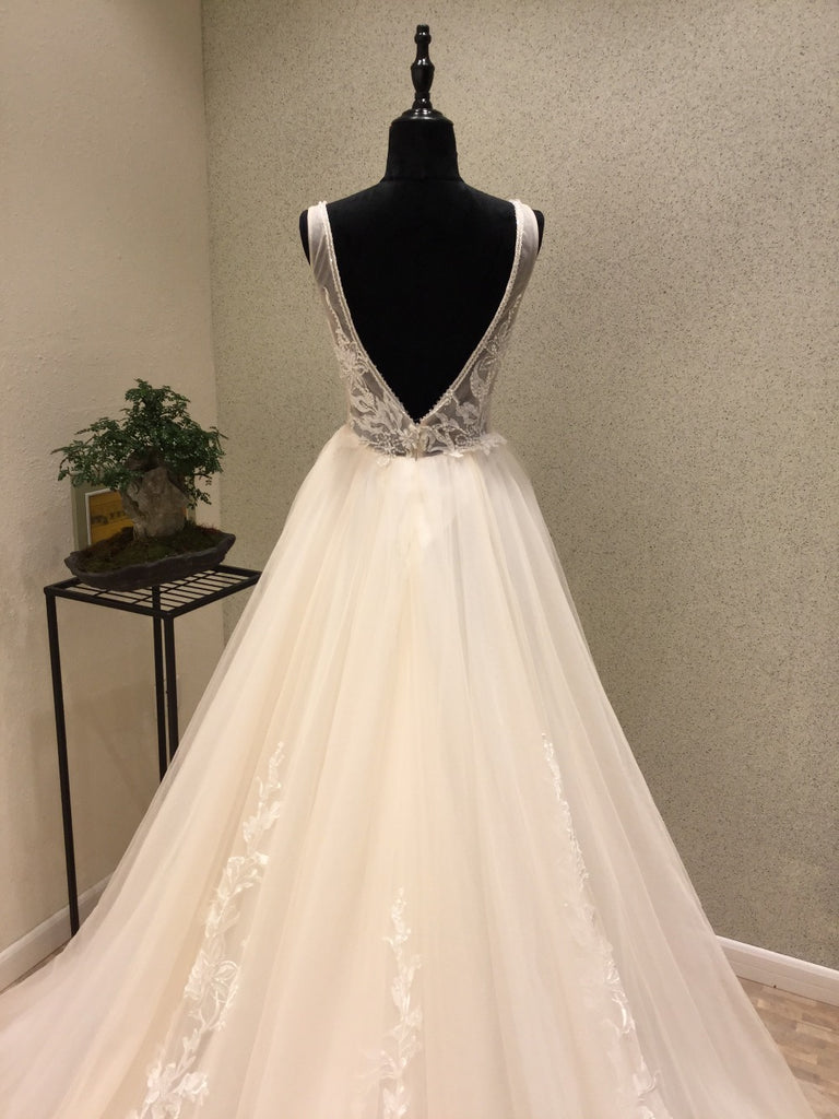 Charming V Neck Tulle Applique V Back Long Wedding Dress for Brides, WG1207 - Wish Gown